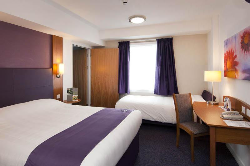 Premier Inn Μπέρνλεϊ Εξωτερικό φωτογραφία