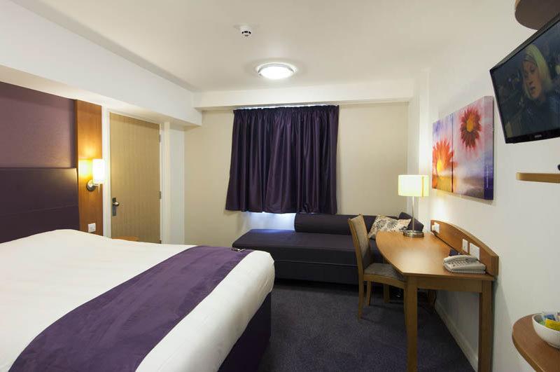 Premier Inn Μπέρνλεϊ Εξωτερικό φωτογραφία